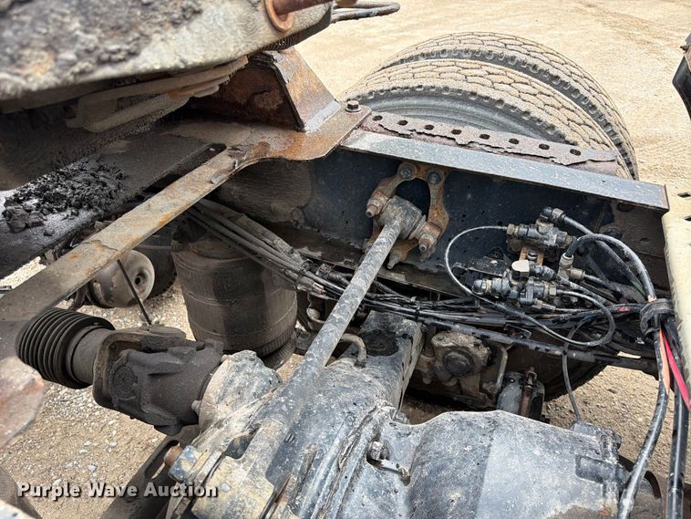 image for item FP4056 2016 Mack CXU semi truck