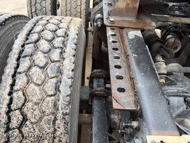 image for item FP4056 2016 Mack CXU semi truck