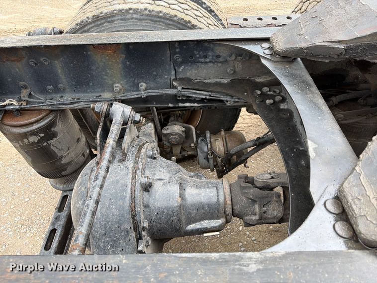 image for item FP4056 2016 Mack CXU semi truck