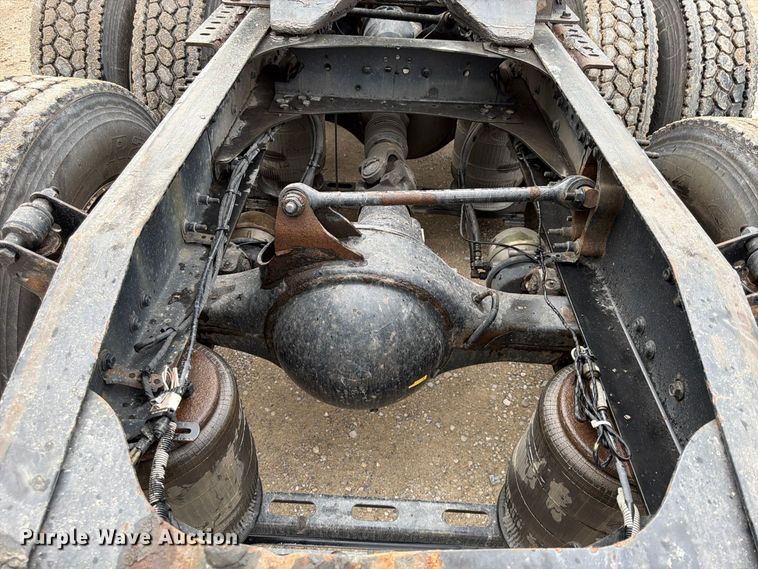 image for item FP4056 2016 Mack CXU semi truck