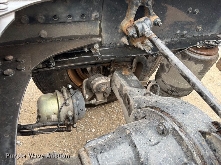image for item FP4056 2016 Mack CXU semi truck