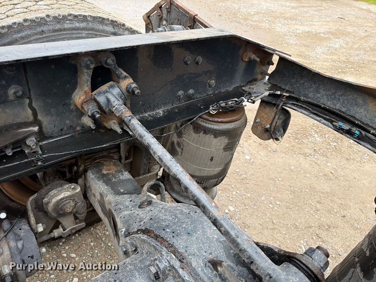 image for item FP4056 2016 Mack CXU semi truck