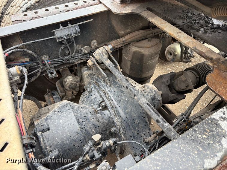 image for item FP4056 2016 Mack CXU semi truck
