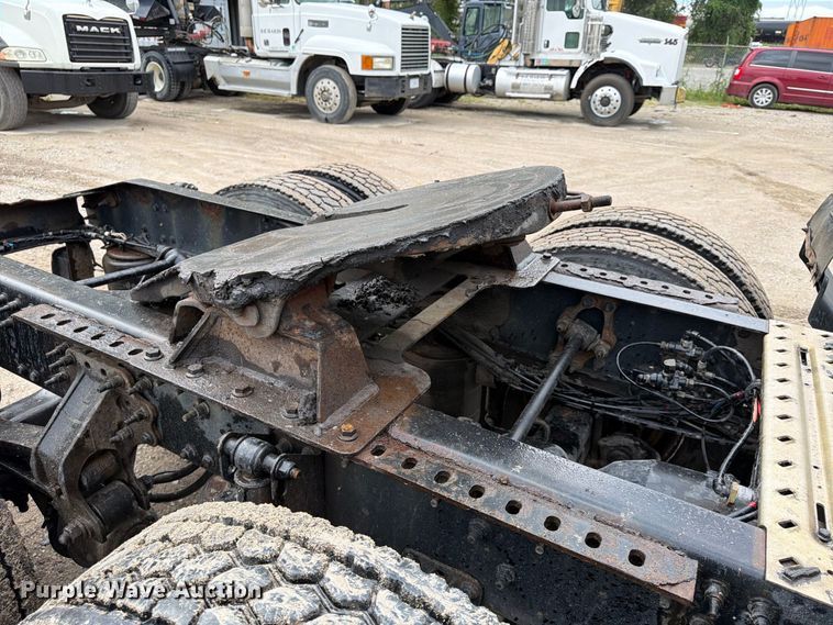 image for item FP4056 2016 Mack CXU semi truck