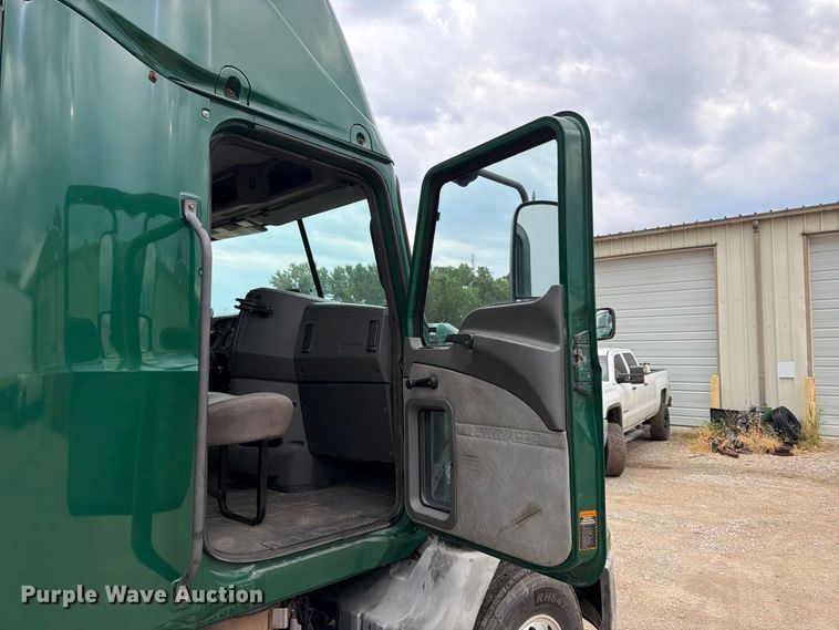 image for item FP4056 2016 Mack CXU semi truck
