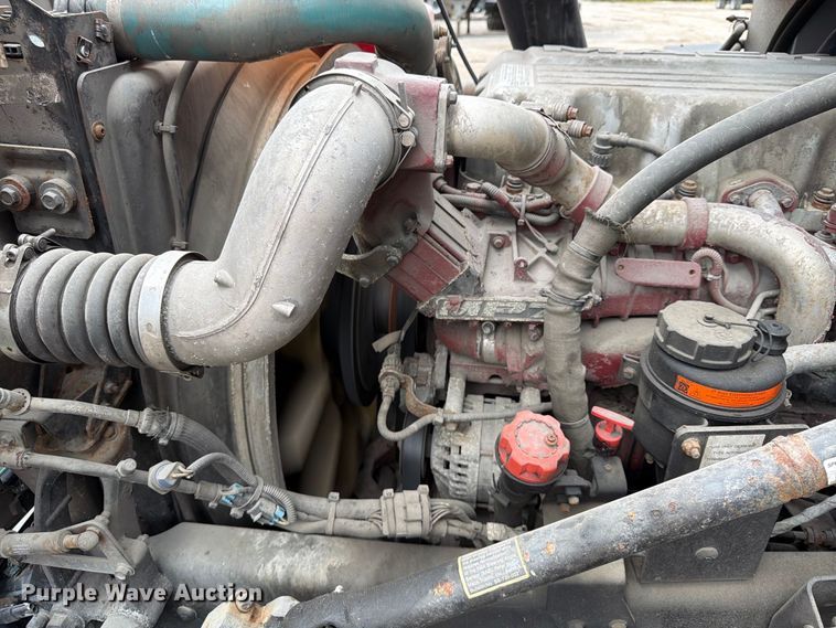 image for item FP4056 2016 Mack CXU semi truck