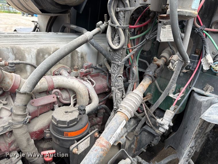 image for item FP4056 2016 Mack CXU semi truck