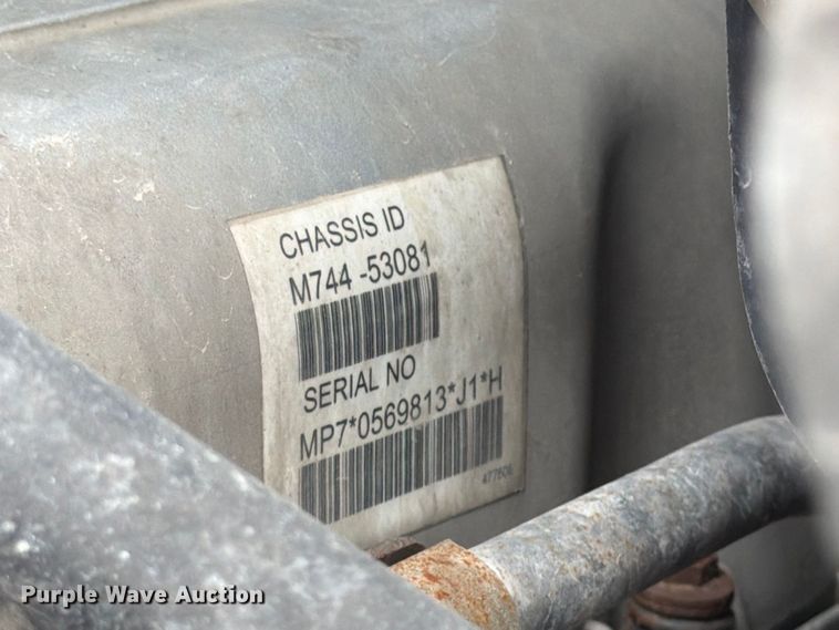 image for item FP4056 2016 Mack CXU semi truck