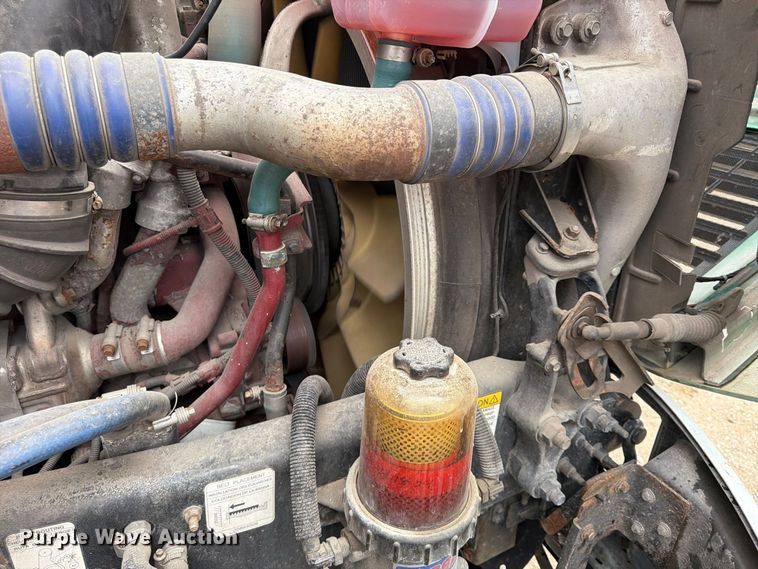 image for item FP4056 2016 Mack CXU semi truck