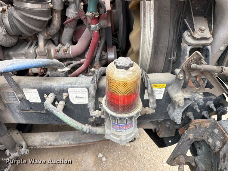 image for item FP4056 2016 Mack CXU semi truck
