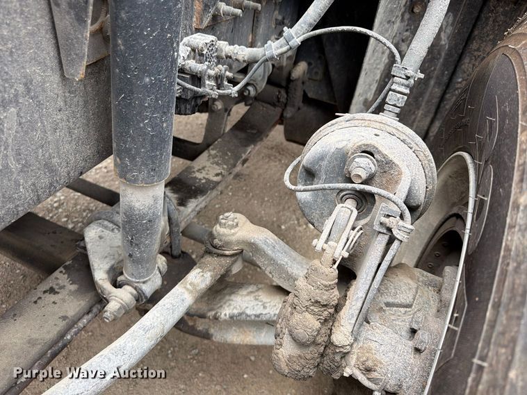 image for item FP4056 2016 Mack CXU semi truck