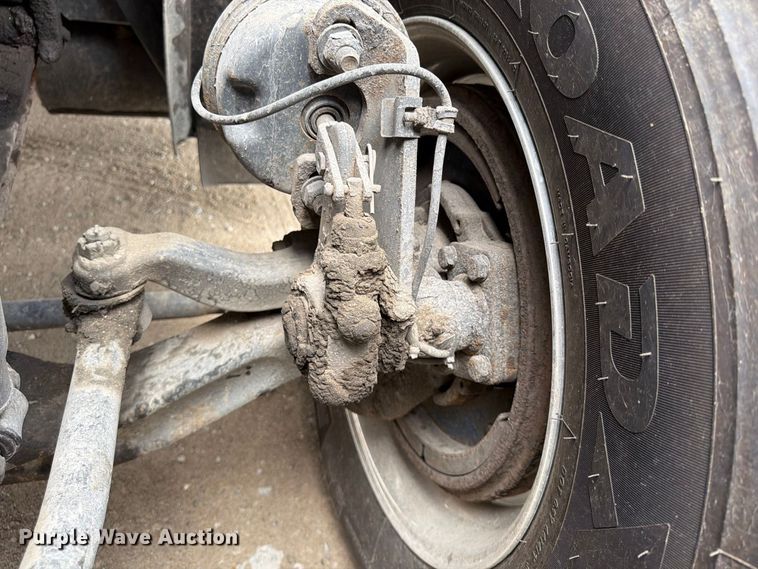 image for item FP4056 2016 Mack CXU semi truck