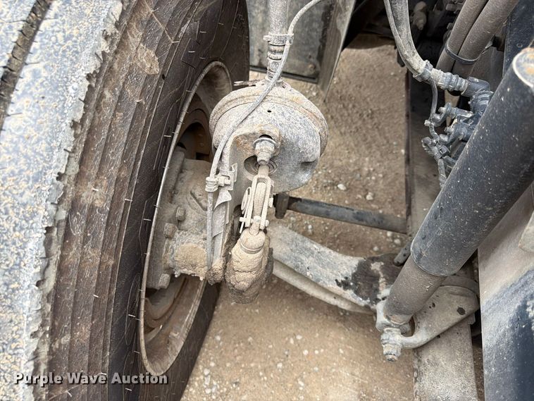image for item FP4056 2016 Mack CXU semi truck