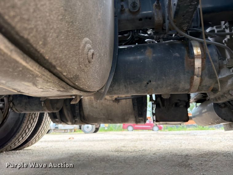 image for item FP4056 2016 Mack CXU semi truck