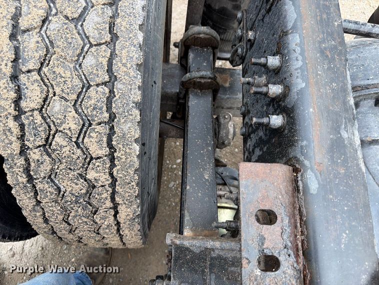 image for item FP4056 2016 Mack CXU semi truck