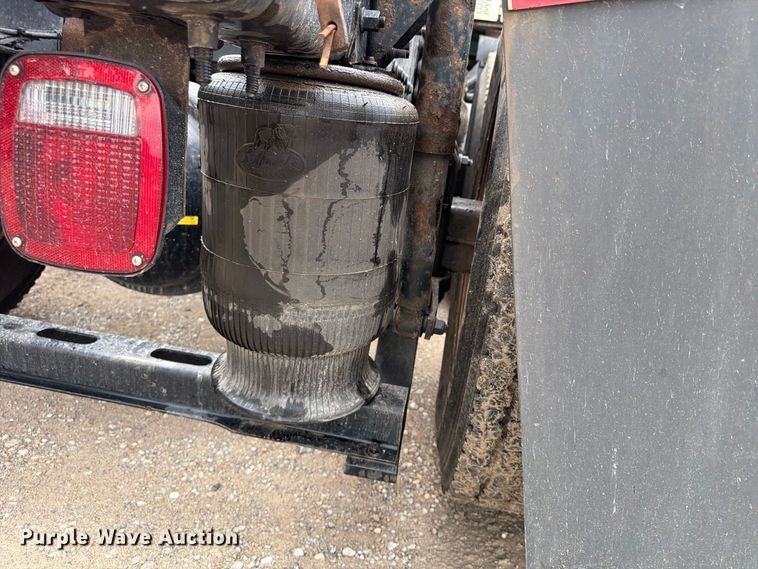 image for item FP4056 2016 Mack CXU semi truck