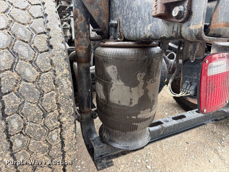 image for item FP4056 2016 Mack CXU semi truck