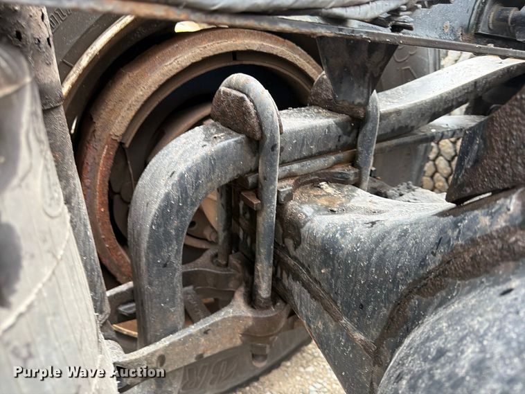 image for item FP4056 2016 Mack CXU semi truck