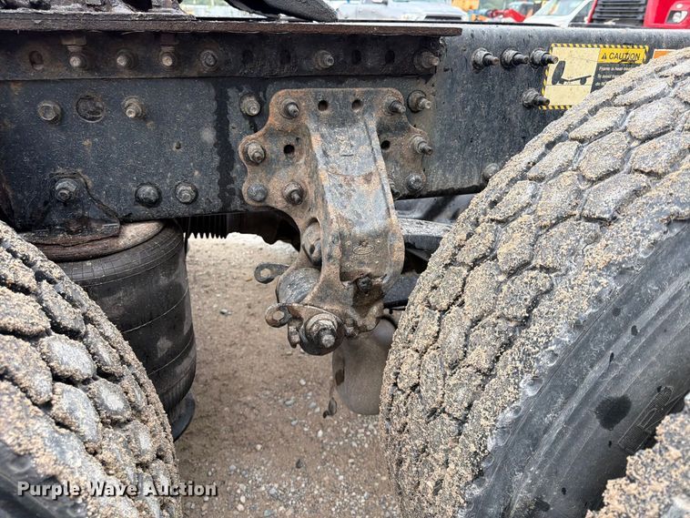 image for item FP4056 2016 Mack CXU semi truck