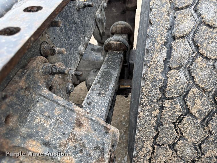 image for item FP4056 2016 Mack CXU semi truck