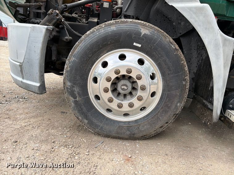 image for item FP4056 2016 Mack CXU semi truck