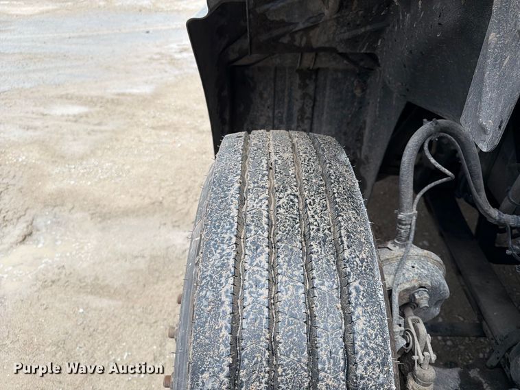 image for item FP4056 2016 Mack CXU semi truck