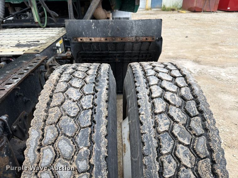 image for item FP4056 2016 Mack CXU semi truck