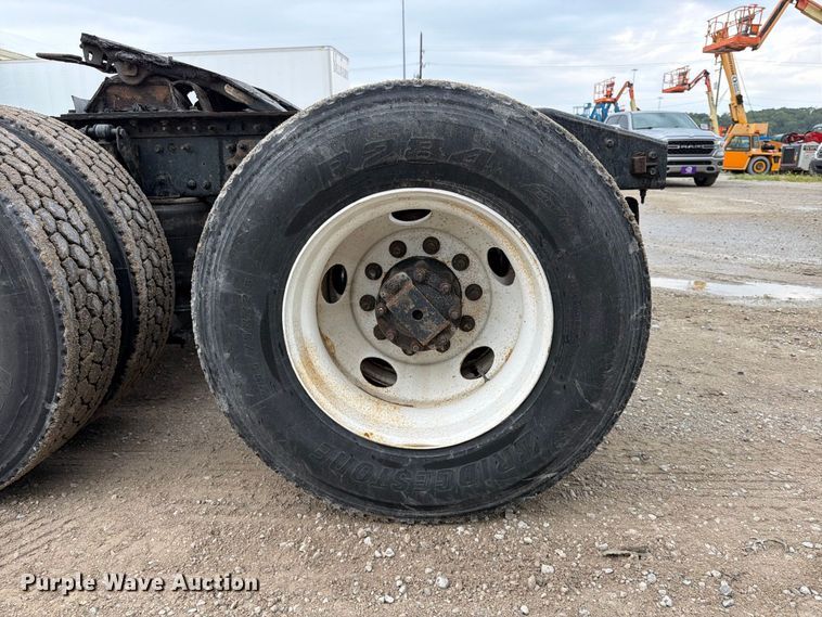 image for item FP4056 2016 Mack CXU semi truck
