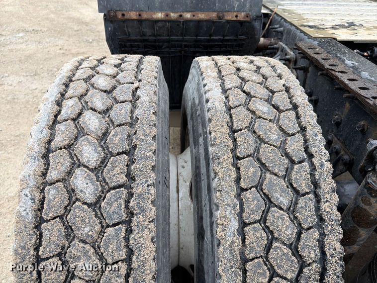 image for item FP4056 2016 Mack CXU semi truck