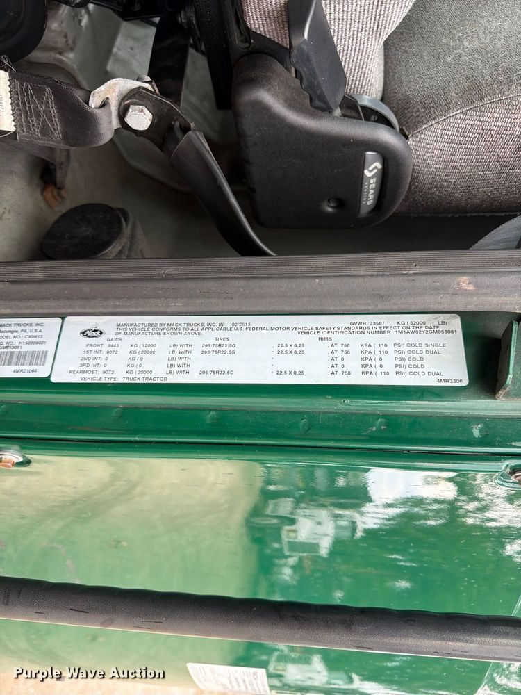 image for item FP4056 2016 Mack CXU semi truck