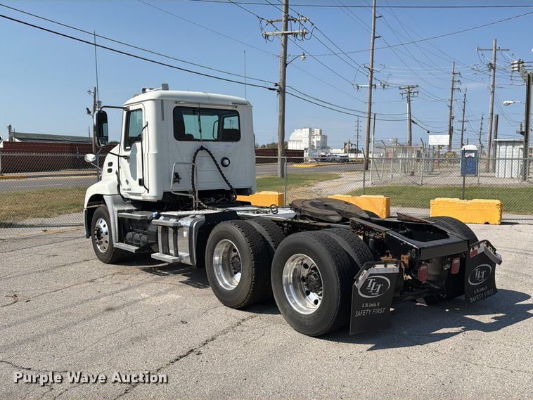 2017 Mack CXU613