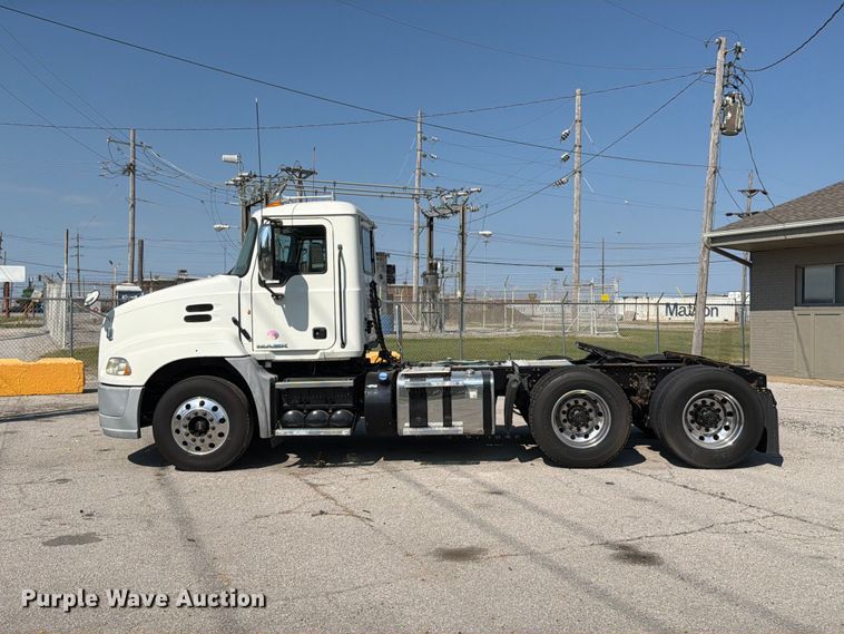 2017 Mack CXU613