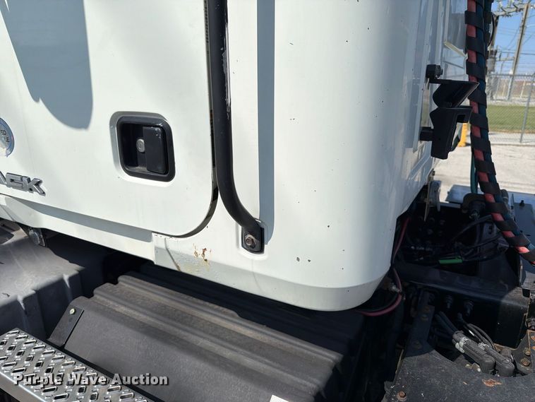2017 Mack CXU613
