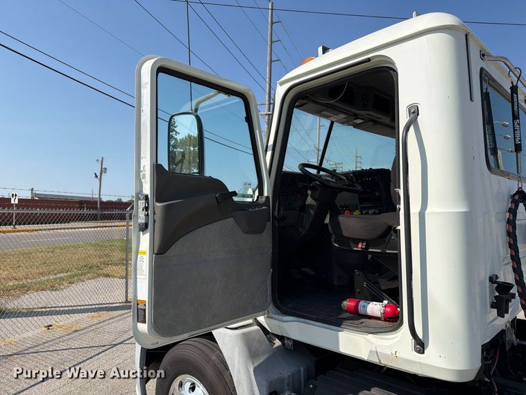 2017 Mack CXU613