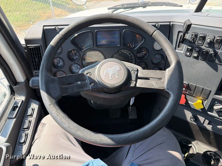 2017 Mack CXU613