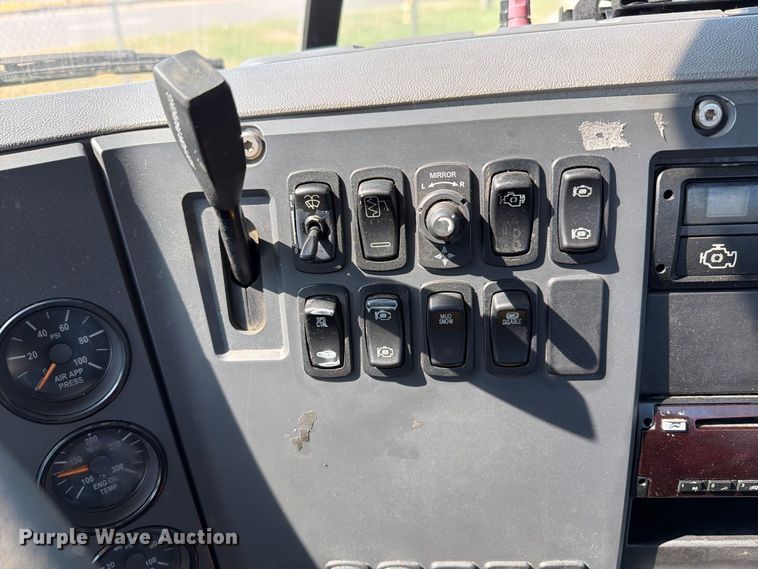 2017 Mack CXU613