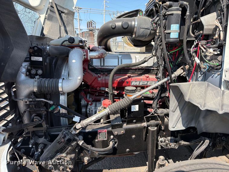 2017 Mack CXU613