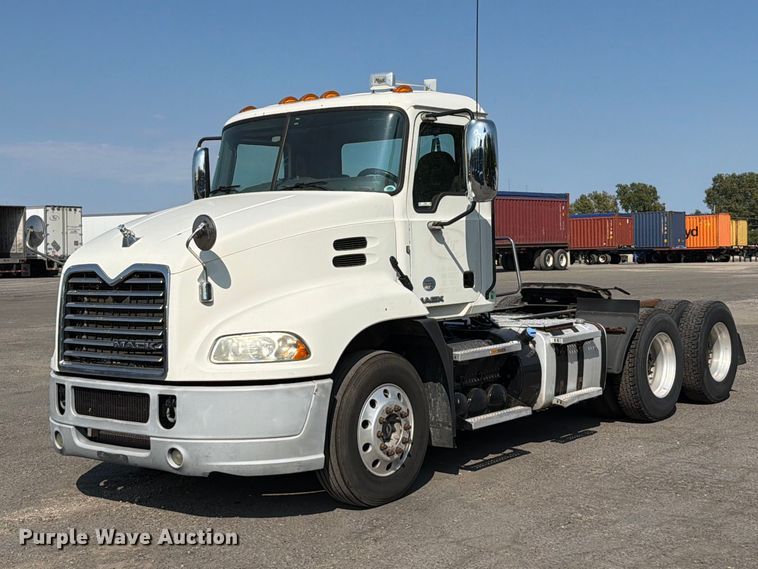 2017 Mack CXU613