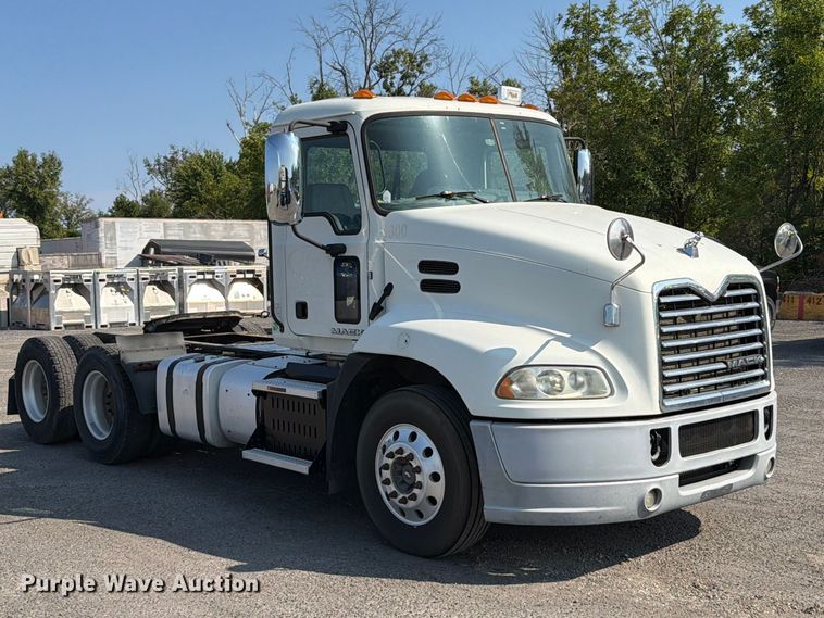 2017 Mack CXU613