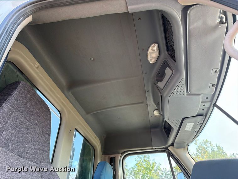 image for item FT6282 2015 Freightliner Cascadia 125 semi truck