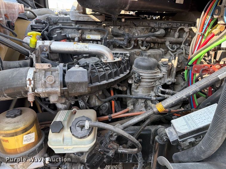 image for item FT6282 2015 Freightliner Cascadia 125 semi truck