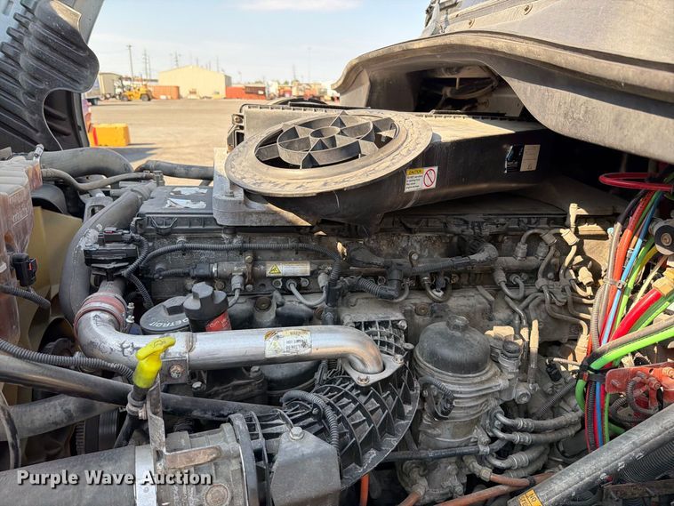 image for item FT6282 2015 Freightliner Cascadia 125 semi truck