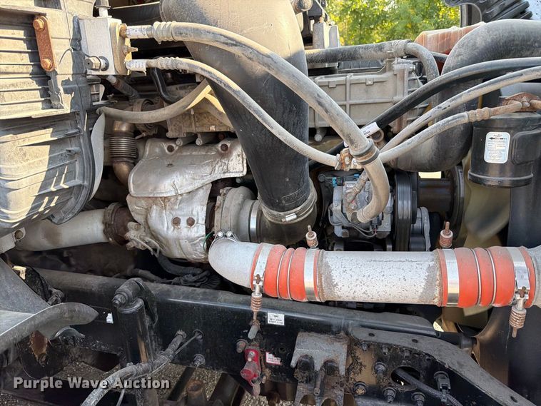 image for item FT6282 2015 Freightliner Cascadia 125 semi truck