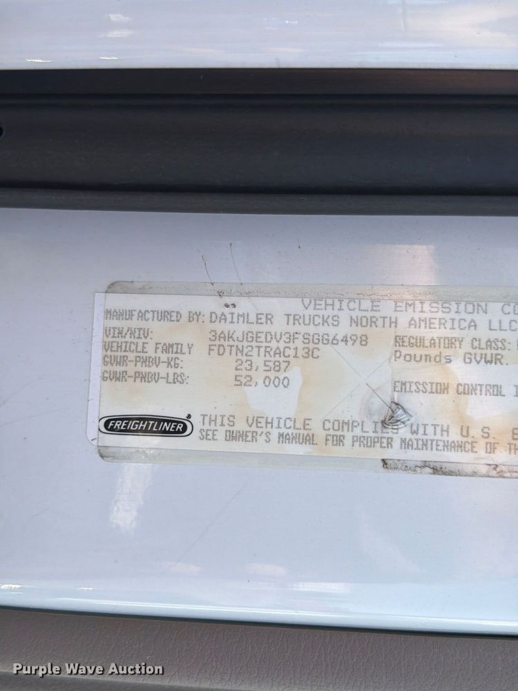 image for item FT6282 2015 Freightliner Cascadia 125 semi truck