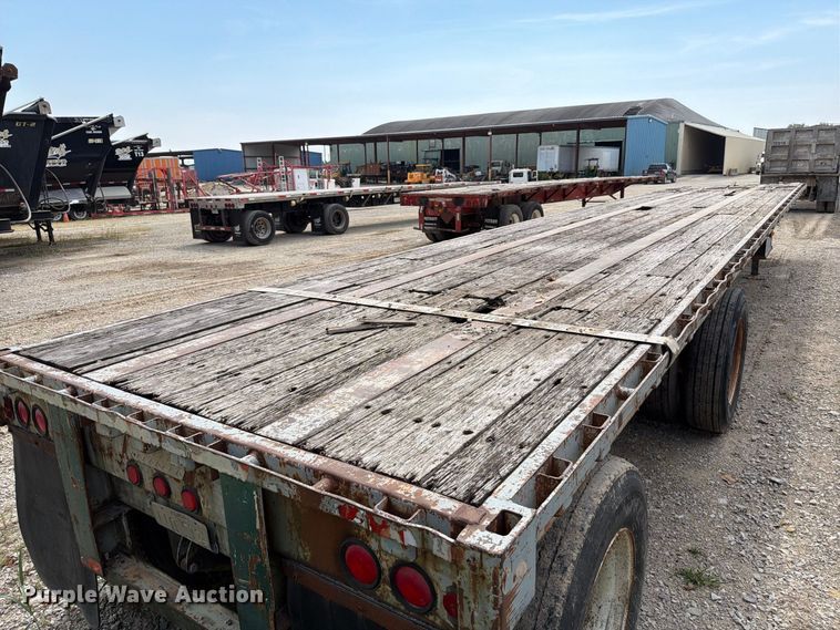 image for item FT6340 1988 Great Dane GPWSAR-245 flatbed trailer
