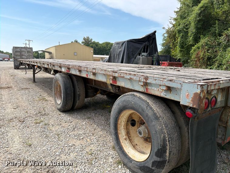 image for item FT6340 1988 Great Dane GPWSAR-245 flatbed trailer