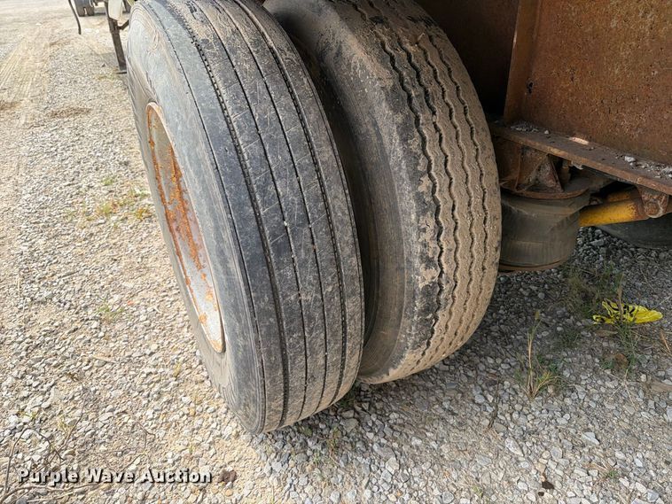 image for item FT6340 1988 Great Dane GPWSAR-245 flatbed trailer