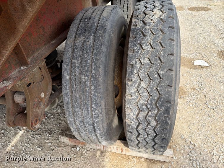 image for item FT6341 1992 Fontaine FTW-5-8048F flatbed trailer