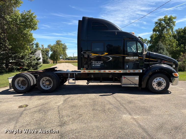 image for item FT6725 2005 Peterbilt 387 semi truck