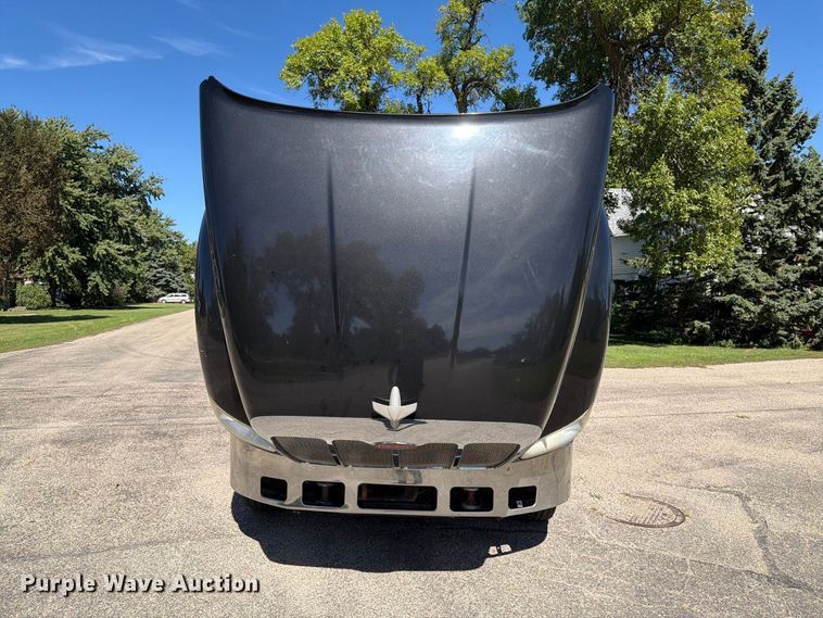 image for item FT6725 2005 Peterbilt 387 semi truck